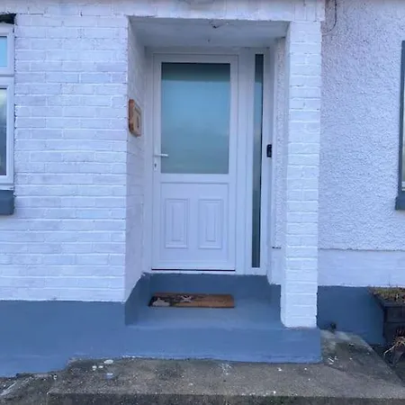 Private 3 Bedroom House Ideal For Family & Friends Holiday home *