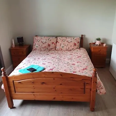 Private 3 Bedroom House Ideal For Family & Friends