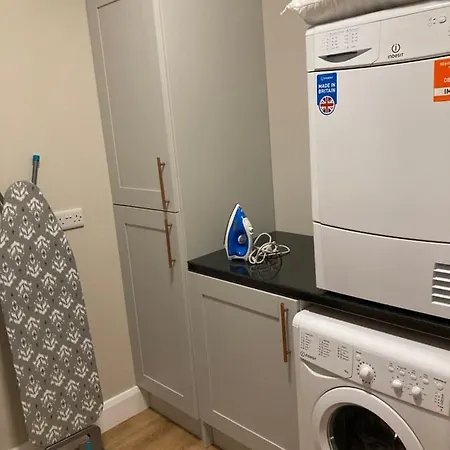 Private 3 Bedroom House Ideal For Family & Friends 度假居 基利贝格斯