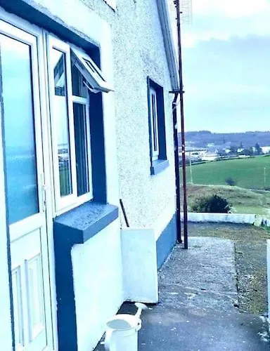 Private 3 Bedroom House Ideal For Family & Friends *